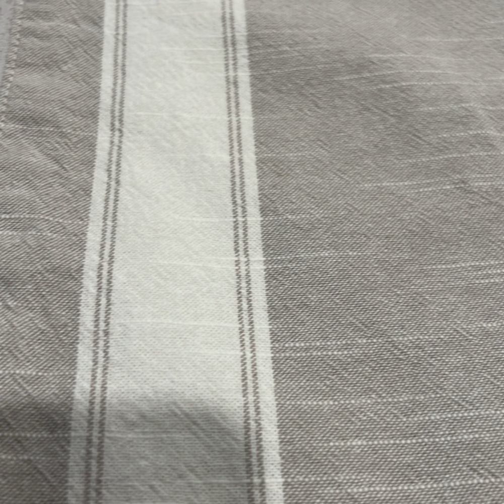 Threshold Table Runner gray and white - Picture 2 of 3